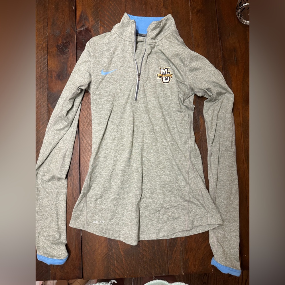 Marquette university women’s Nike size XS grey quarter zip top